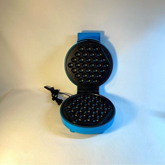 Cook’s Essentials Blue Bubble Waffle egg waffle Maker - Picture 1 of 9